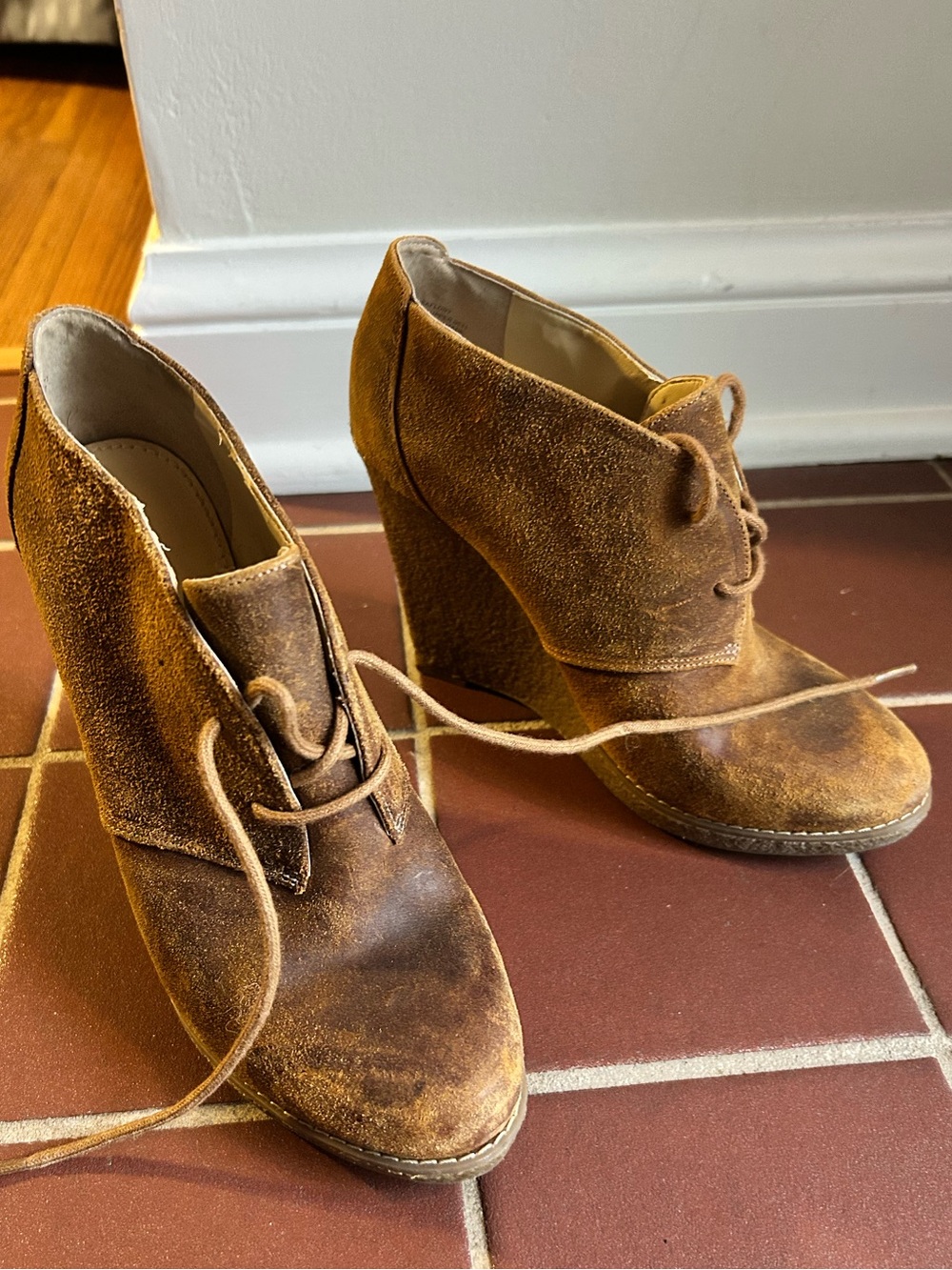 Women’s Suede Lace-Up Wedge Booties in Brown - Enzo Angiolini - 7.5